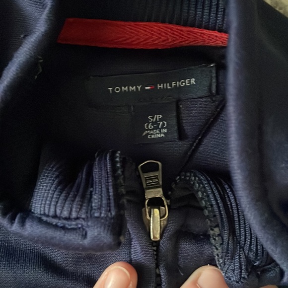 Tommy Hilfiger hoodie, size 6/7 - Picture 2 of 2